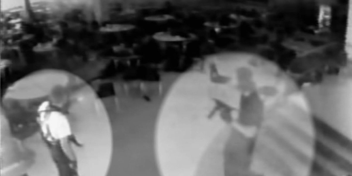 Erik Haris i Dilan Klebold u jednoj od učionica