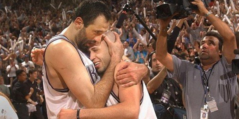 Vlade, da li ti to pušiš je*enu cigaretu? Amerikanac uleteo u kupatilo i zatekao Divca