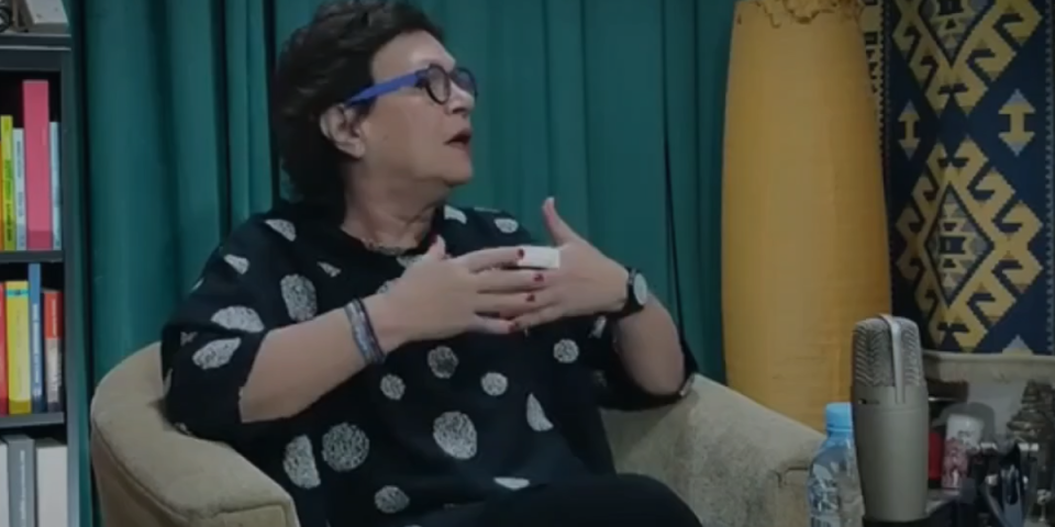 Sad nam i prekrajaju istoriju: Profesorka blokadera otišla u Tuzlu da pljuje po srpskim žrtvama i herojima sa Košara (VIDEO)