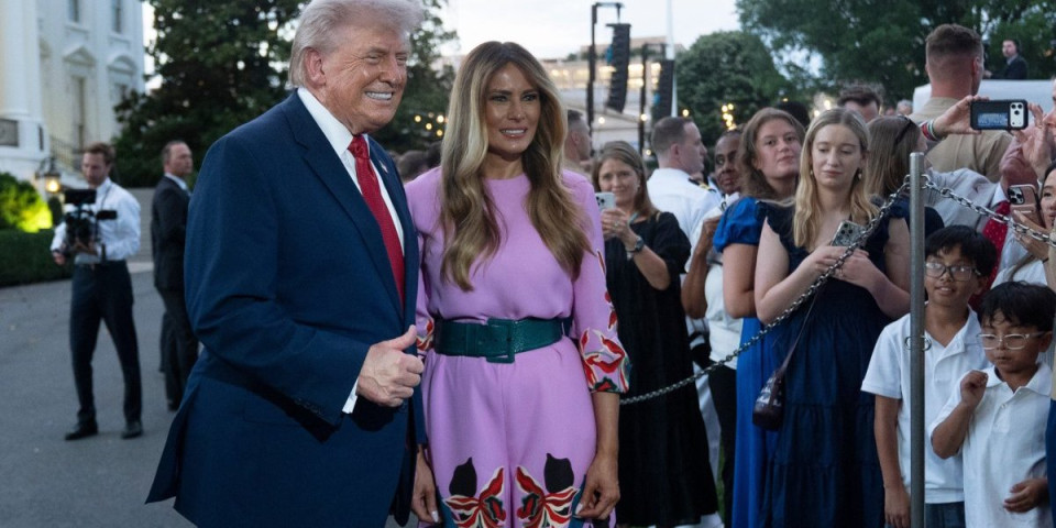Spektakularno izdanje Melanije Tramp: Blistala kao nikad pre - u 1 detalj su svi gledali (FOTO)