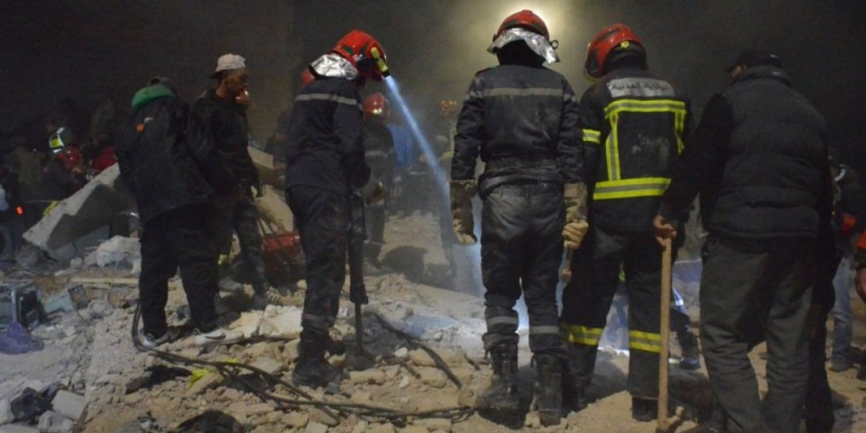 Horor usred oći! Urušila se zgrada, najmanje 11 poginulih! (VIDEO)