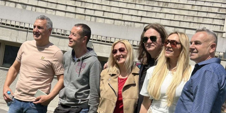 Harali scenom, pa nestali preko noći: Najveće zvezde 90-ih ponovo na okupu! (FOTO/VIDEO)