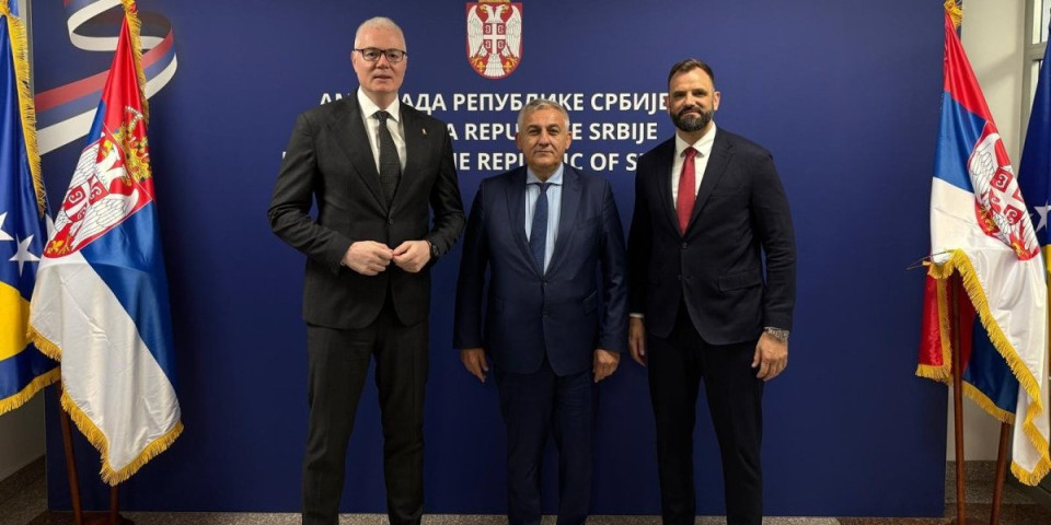 Ambasador Todorov ugostio predsednika OKS Tomaševića i genseka Bojovića