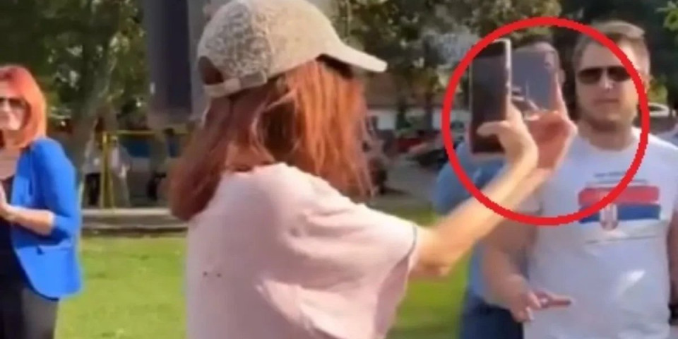Glavni adut blokadera: Srednji prst kao program i politička poruka građanima (VIDEO)