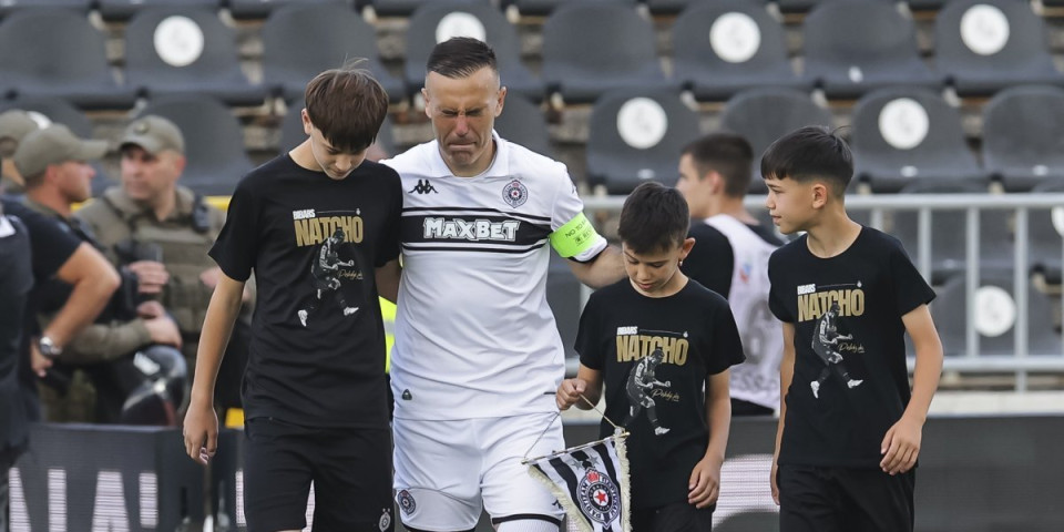 Festival emocija u Humskoj: Natho nije mogao da zaustavi suze, Partizan se oprostio od legende