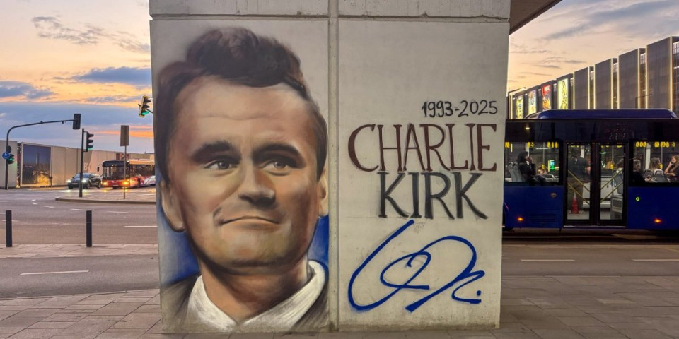 Mural borcu za bolji svet: Čarli Kirk stoji ponosno na ulicama Beograda (FOTO)