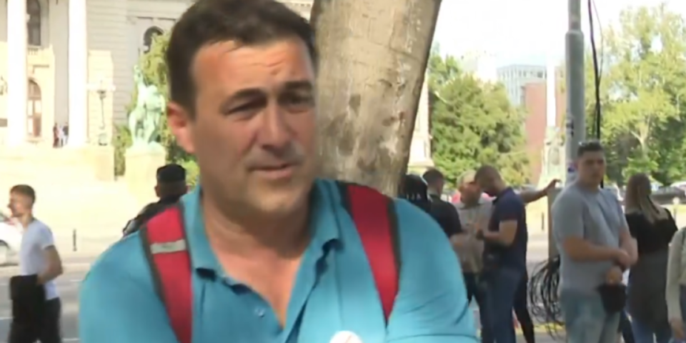 To je ta zgubidanska "kultura": Blokader vređa novinarku Informera Branku Lazić (VIDEO)