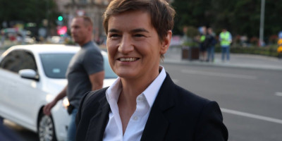 Predsednica Narodne skupštine Ana Brnabić objavila je na društvenoj mreži Iks urnebesan video-snimak Vučićeve reakcije na blokadere.