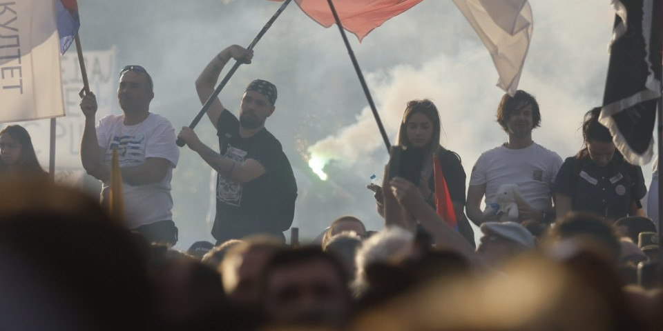 Ekskluzivno, GOSI došao do šok snimka s blokaderskog sastanka na Pravnom: Plenumašica napala sve redom, nastao karambol... (AUDIO)