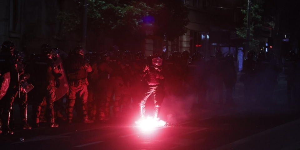 Hitno se oglasilo VJT u Beogradu: Blokaderi teroristi koji su napali policiju biće identifikovani i procesuirani