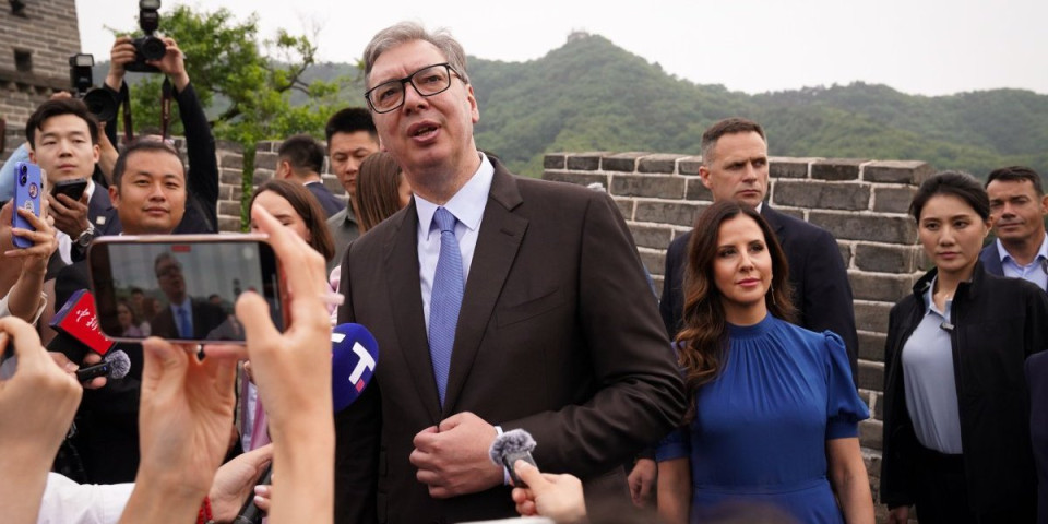 "Zastupaću vaše interese na najvažnijem mestu u svetu": Vučić se oglasio iz Kine