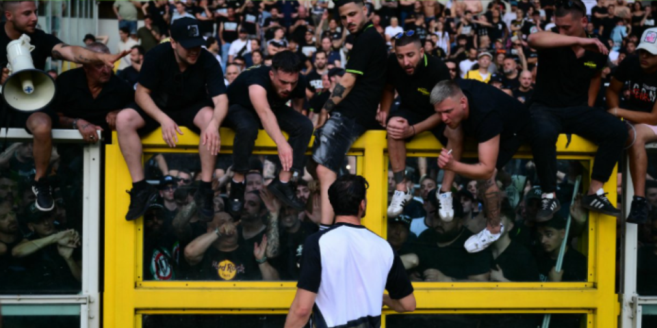 Drama u Italiji! "Derbi dela Mole" odložen zbog tuče huligana, jedan završio u bolnici!