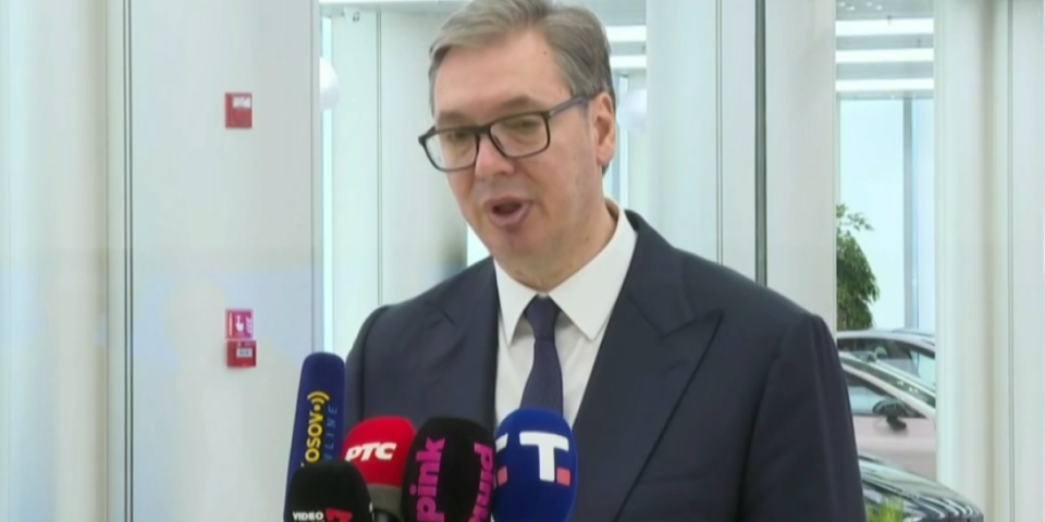 Vučić: Ponosan na naše mlade ljude koji će znanje i veštine koje stiču u Kini uložiti u budućnost Srbije