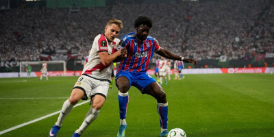 Kruna za kraj! Glasner Palasu doneo i evropski trofej - Rajo srušen u finalu Lige konferencija