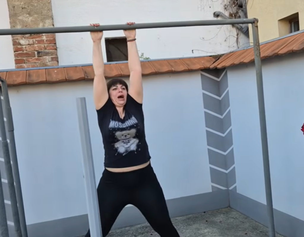 Žica za veš umalo stradala! Pogledajte šta Miljana Kulić radi (VIDEO)