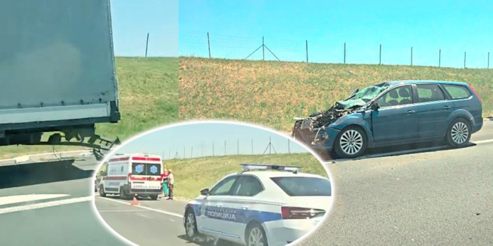 Jeziva nezgoda kod Beške: Prednji deo "forda" kompletno havarisan, srča i delovi auta rasuti po putu (VIDEO)