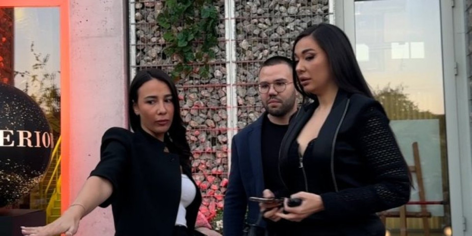 Sanja Vučić blista na reviji Bate Spasojevića: Pevačica sva u crnom (VIDEO)
