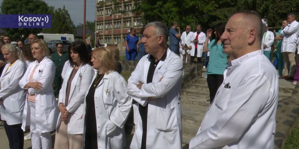 Podrška uhapšenim Srbima iz Gračanice! Protest održan u svim srpskim zdravstvenim i obrazovnim ustanovama na KiM (FOTO)