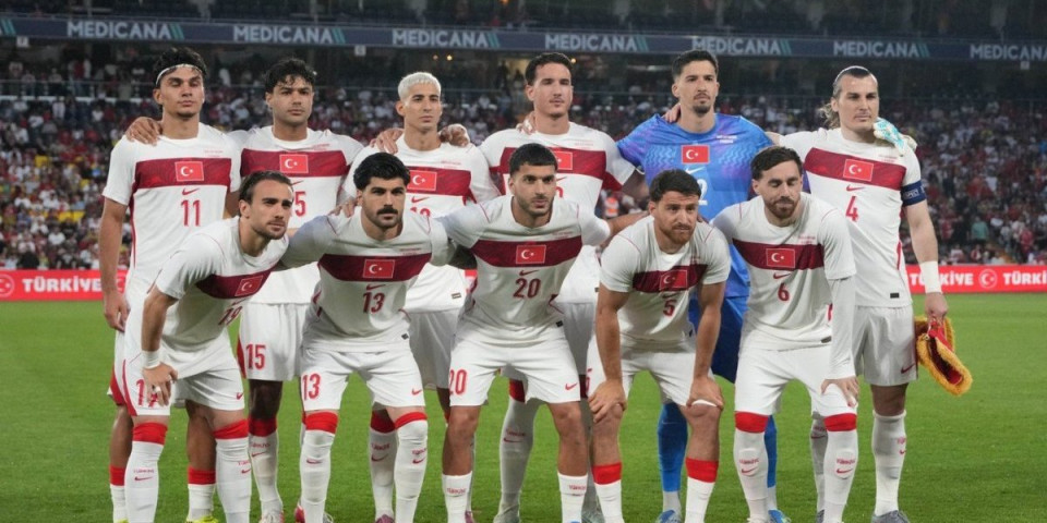 Gori Turska pred Mundijal: Fudbaleri uz nepregledne kolone, baklje i zastave ispraćeni na Svetsko prvenstvo