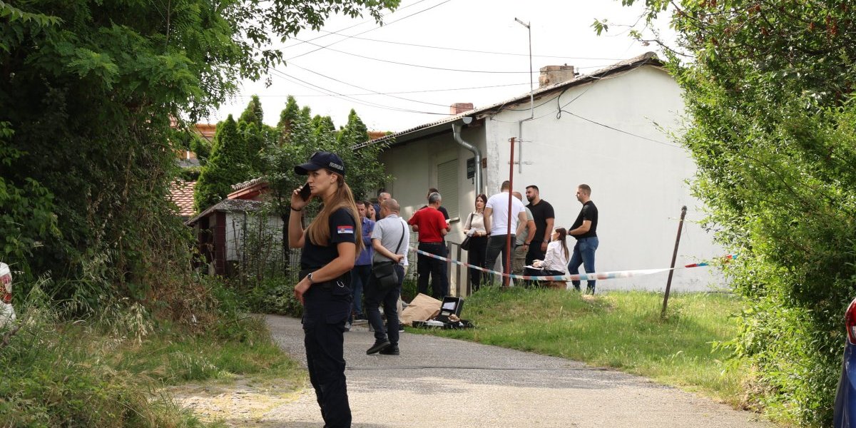 Policija obezbeđuje mesto zločina