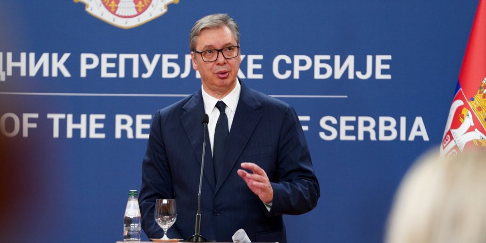 Bolesna mržnja! Blokaderi priželjkuju smrt predsednika Srbije Aleksandra Vučića (FOTO)
