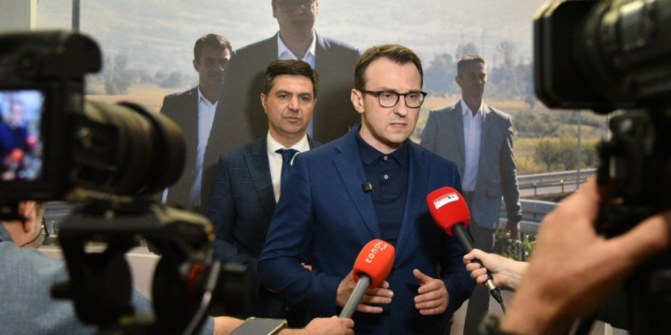 "Džaba svi igrokazi!" Petković opleo po Svečlji: Dok Vučić čuva mir, ti progoniš Srbe (FOTO)