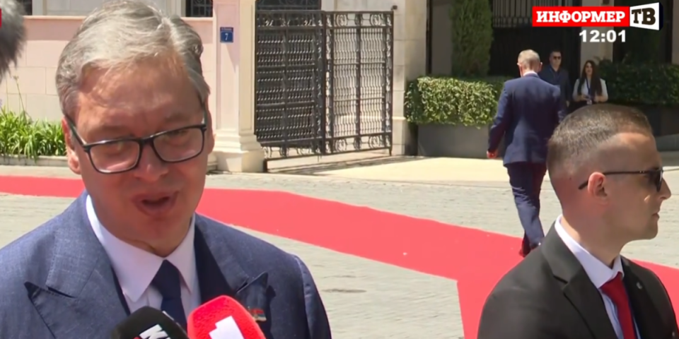 Vučić se obratio iz Tivta: Predsednik odgovorio na udarno pitanje Informera