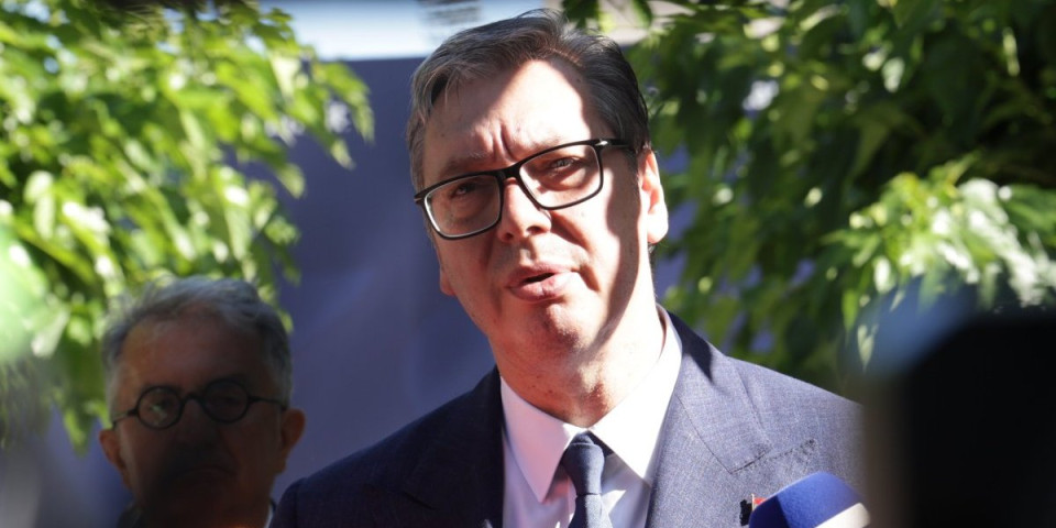 Šolakove laži plasirate dok gasite srpske medije! Vučić o cenzuri u Crnoj Gori