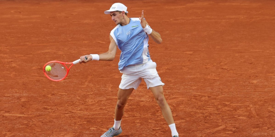 Šok na Rolan Garosu! Organizatori vraćaju novac navijačima, Arnaldi predao polufinale