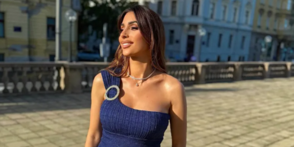Trudna naša poznata pevačica! Pokazala stomak i prezgodnog muža (FOTO)