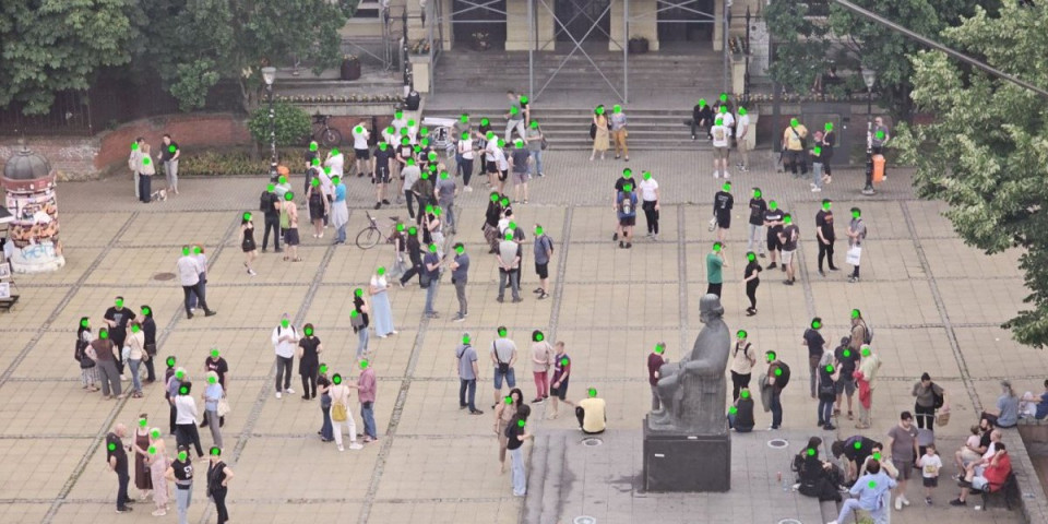 Opet pukao blokaderski protest! Nova blamaža u Kragujevcu - Skupila se šaka jada (FOTO)