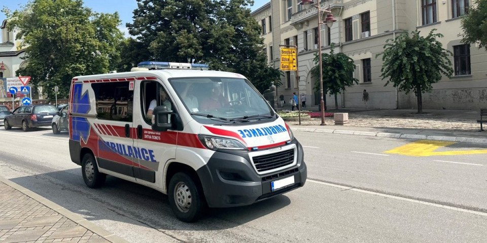 Žestok udes kod Čačka: Povređen muškarac (42), hitno prevezen u bolnicu