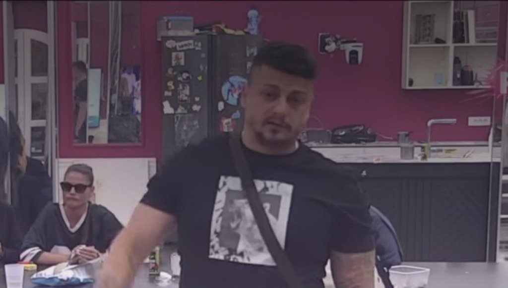 "Prija mi, ne zanima me ko šta kaže": Terza joj sve oprašta - Sofija nakon afere sa dedom ponovo sija