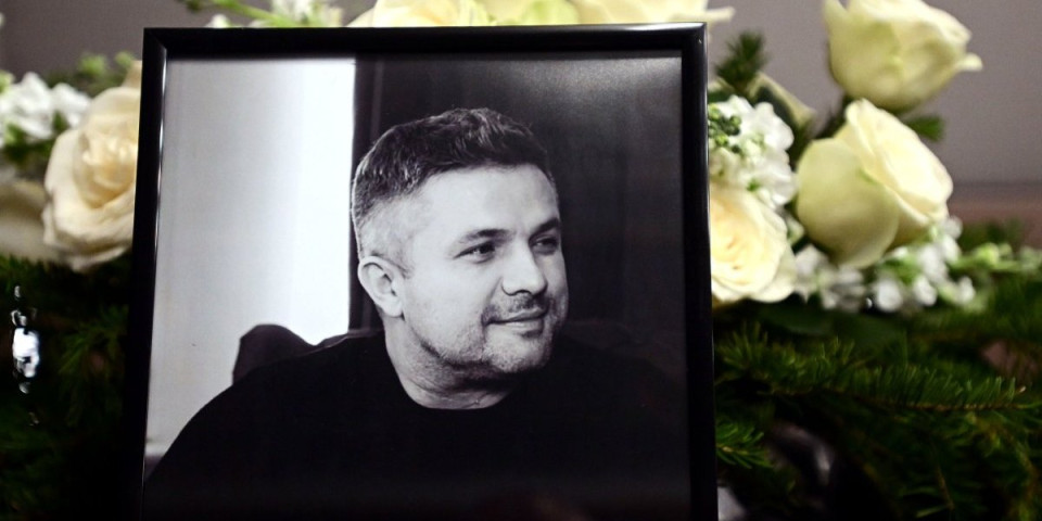 Region u suzama: Legende ispraćaju Edina Avdića na večni počinak (FOTO GALERIJA)