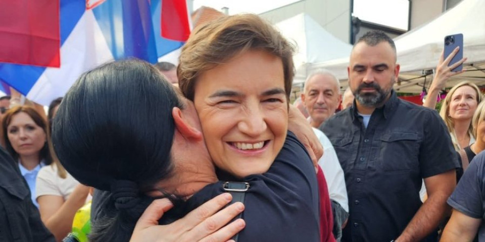 Brnabić sa građanima u Novim Banovcima: "Što su napadi jači, narod će još snažnije stati uz Vučića"