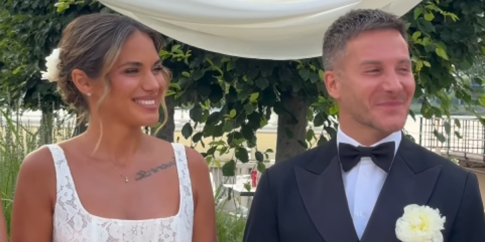 Oženio se Saša Kovačević! Pevač rekao "da" lepotici sa kojom čeka dete (FOTO)
