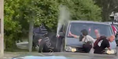 Šok snimak iz Kijeva: Pogledajte šta Ukrajinka radi policajcu, razlog je užasan! (VIDEO)