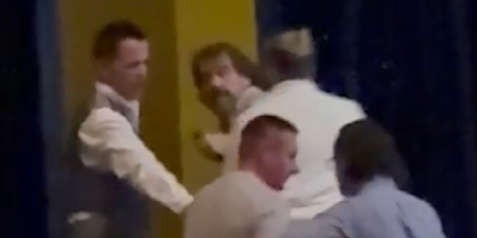 "Mnogo ste glupi ili radite za vlast!" Blokaderi demolirali "Proglasovce": Bravo kreteni, na svim ste medijima