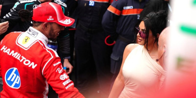 Kim Kardašijan bodrila Hamiltona u Monaku: On poslao poljuba