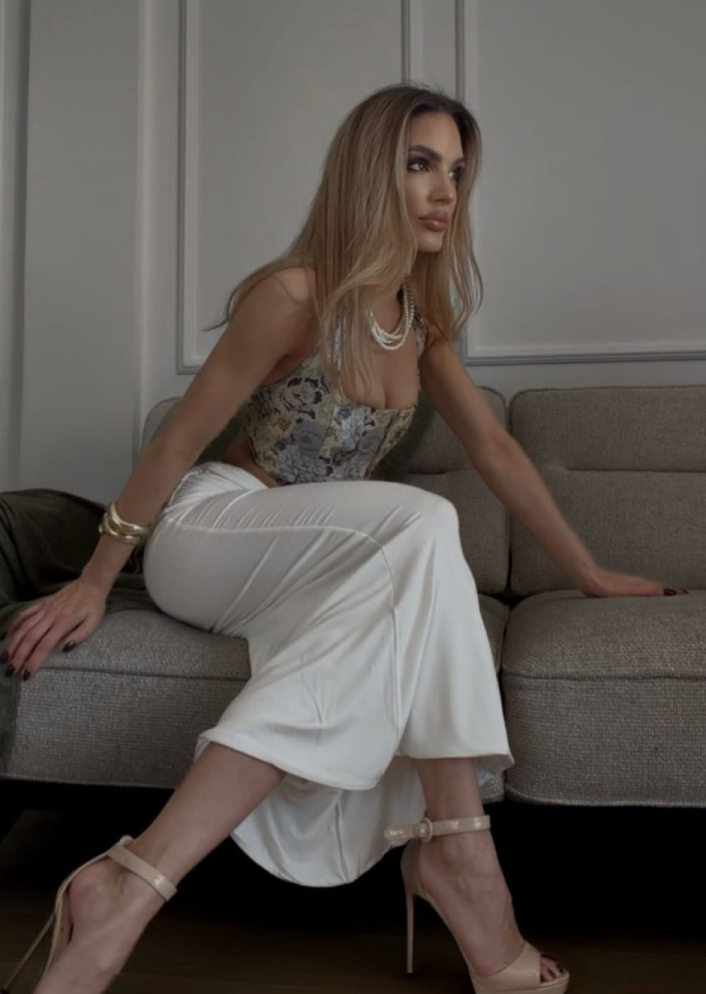 Znate li ko je ova cica? Srbi je svaki dan gledali na TV, zvali je "mala od skandala" - Danas ozbiljna žena!