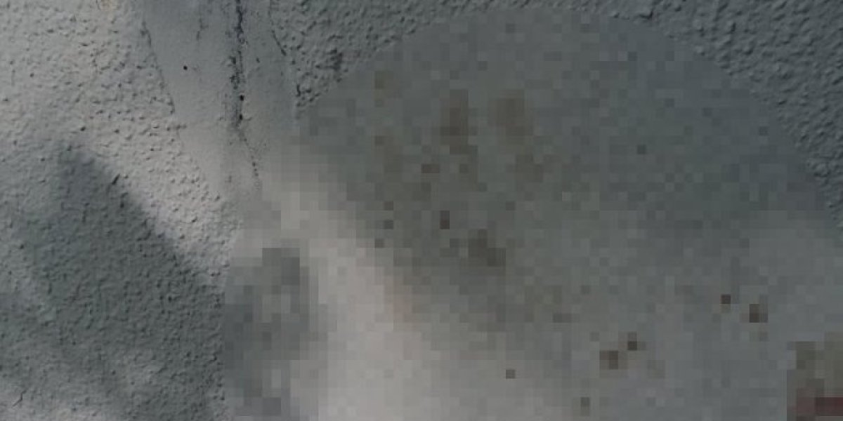 Tragovi krvi još vidljivi na zidu
