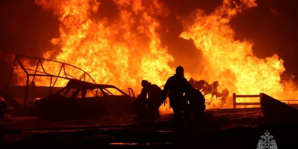 (VIDEO) Odzvanjaju stravične detonacije u Rusiji! Pakleni prizori se šire mrežama, država preduzela sve da spreči najgore