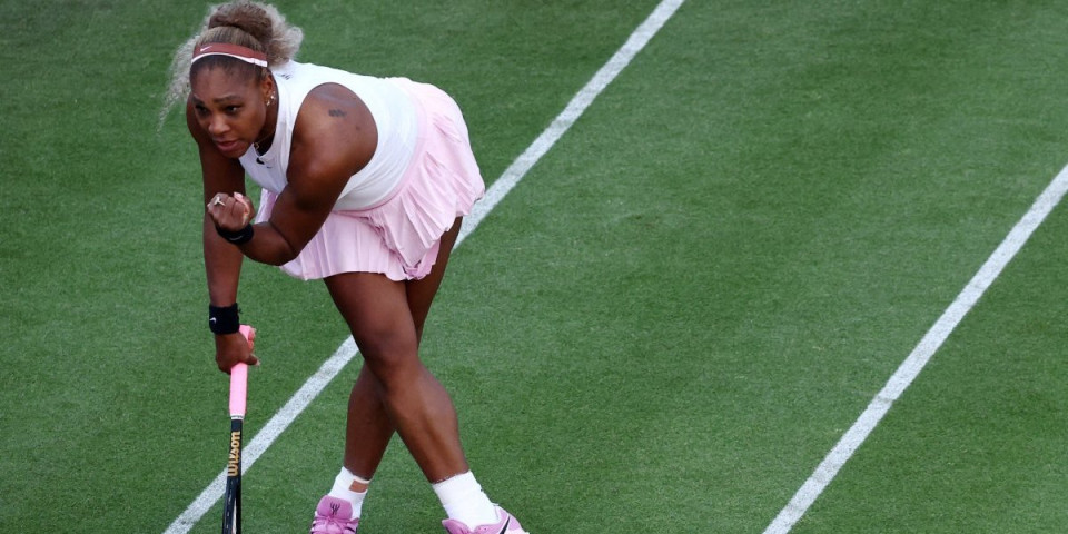 Džoint joj nije prijao! Serena ispala u prvom kolu Vimbldona, ali šou nije izostao (VIDEO)