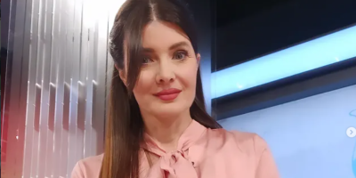 Svi su mislili da voditeljka ima modrice po telu dok je vodi