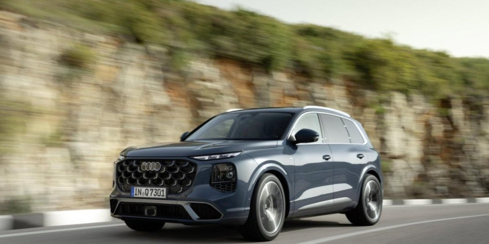 Auto koji bukvalno misli umesto vas: Novi Audi Q7 sam beži u zaustavnu traku i zove pomoć ako vam pozli! (FOTO)