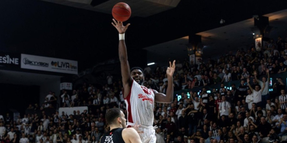 Goreće Beograd, bomba na pomolu: Zvezda i Partizan žele centra turskog giganta!