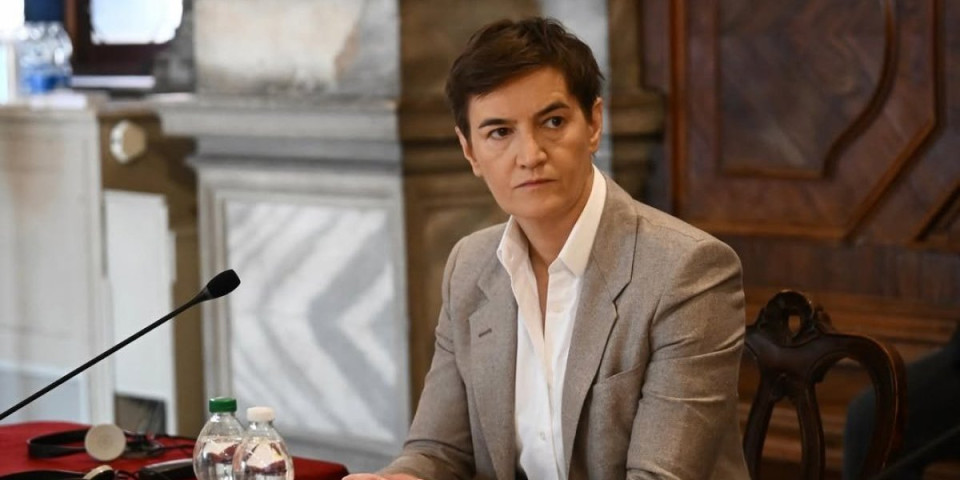 Brnabić ogolila besmislenost blokadera: Vučić im jedan dan izolovan, drugi dan potrčko svetskih sila!