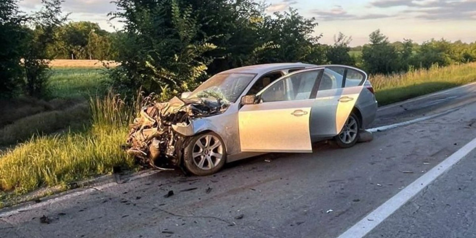 Udes kod Bečeja: Pijan se zakucao u kamion (FOTO)