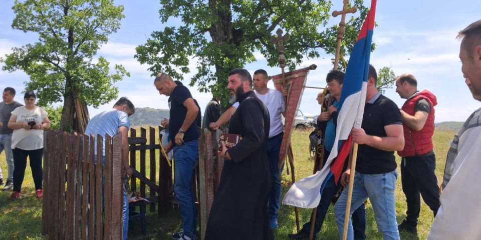 Zavet predaka Zlatiborci čuvaju za potomke: Krstonoše u Jablanici ovako prkose zaboravu (VIDEO)
