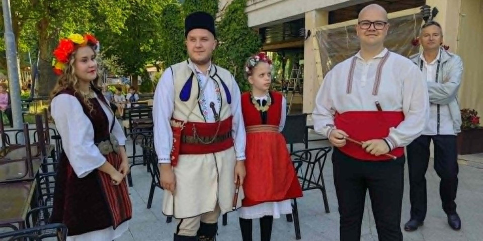 Jedna zlatna frula premalo za ovakve frulaše! Najbolje Iz Vranjske banje put vodi na veliki Sabor